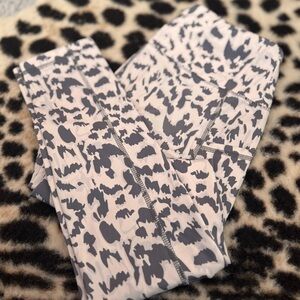 VS Leopard Print Leggings